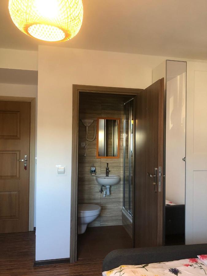 Pokoje Goscinne U Znajomej Ujście-Darłowskie Buitenkant foto